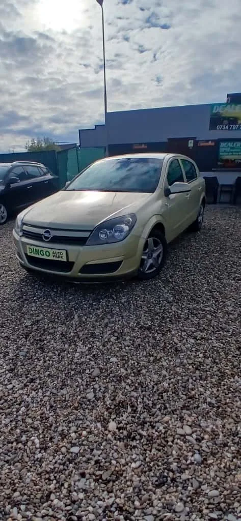 Opel Astra 1.6 Benzină Manual 2004 – fotografia 1