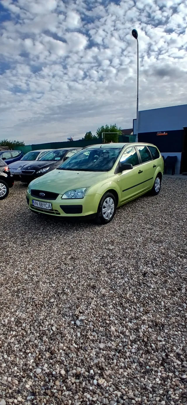 Ford Focus 1.6 Benzină Manual