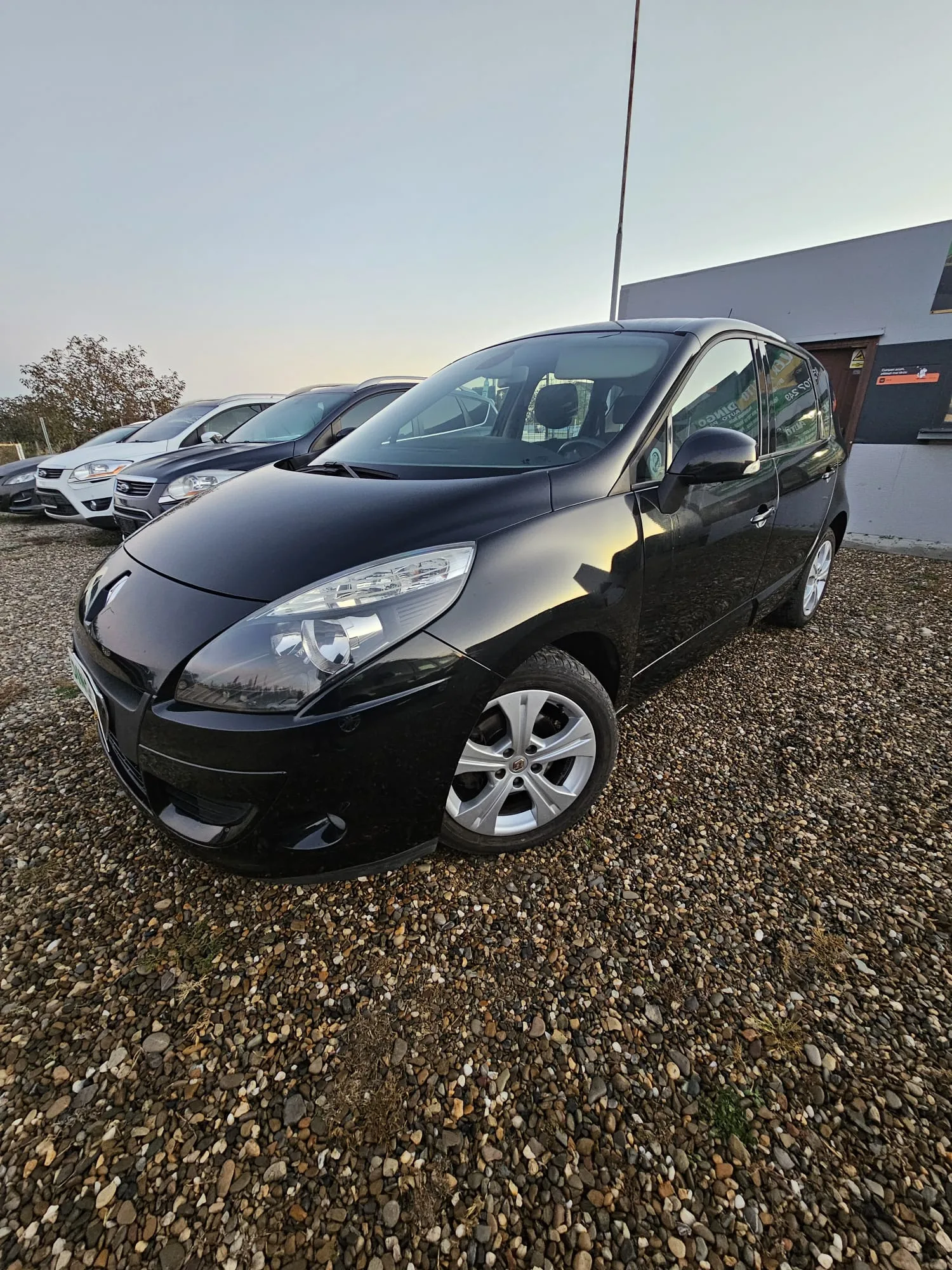Renault Scenic 1.5 dCi Manual 2011 – fotografia 1